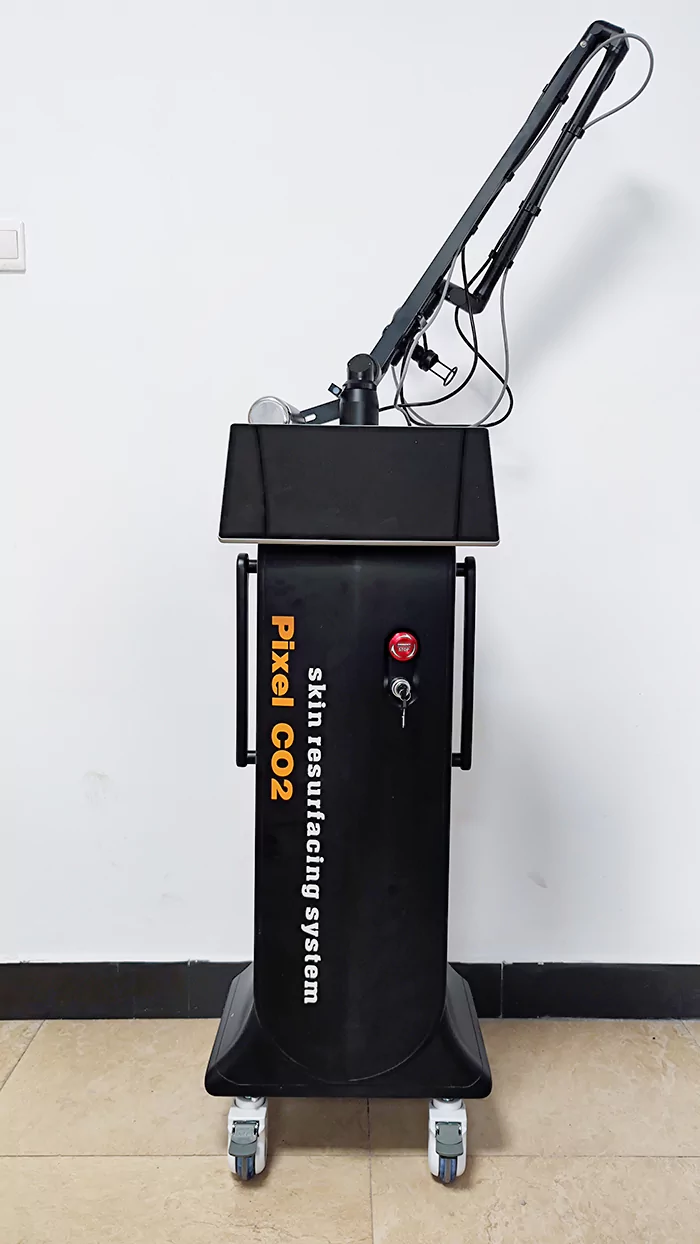 Next-Gen Fractional CO2 Laser Machine display (2)